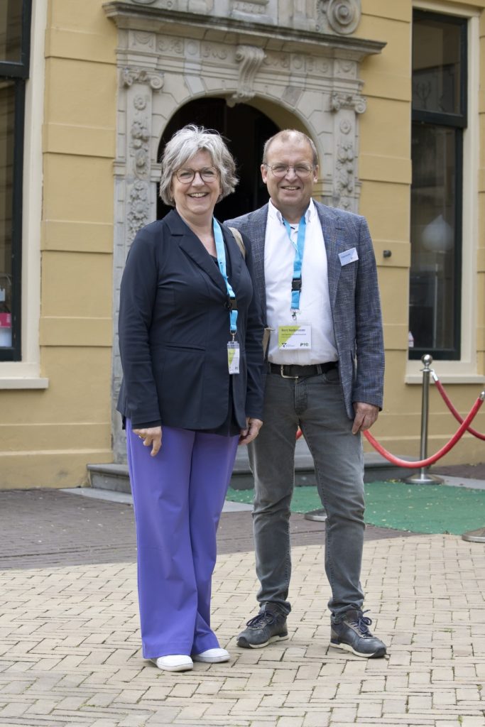 Wethouder Bert Nederveen (rechts) en voorzitter P10 Ellen Nauta (links)